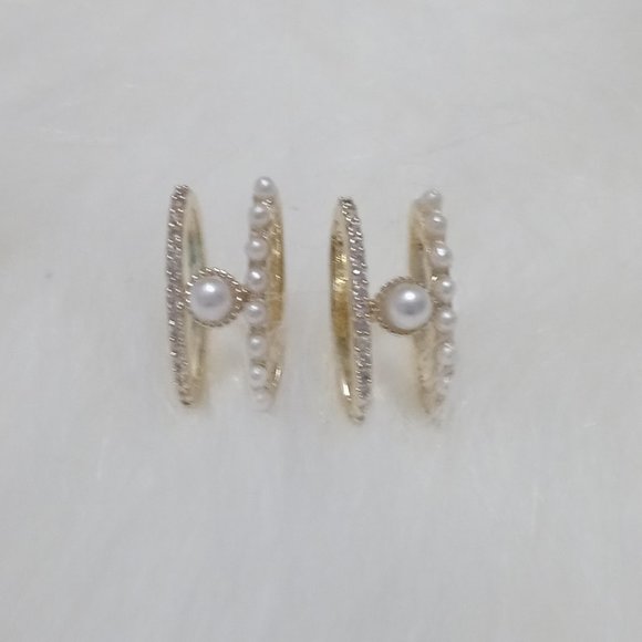Gold Pearl & Diamond Stud Earring - Picture 2 of 6